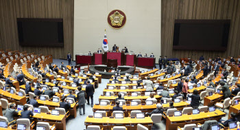 "의회주의 포기"…이상민 탄핵 가결에 분노한 대통령실