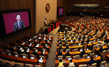 반도체 세액공제 상향 입법, 국회 통과할까…2월 고용 성적표는