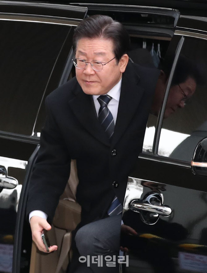 '2차 공판 출석하는 이재명 대표'                                                                                                                                                         