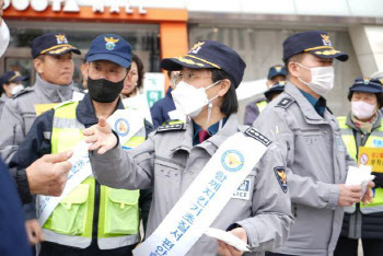 서울 중부경찰서, 동대문 상가 일대 ‘기초질서 지키기 캠페인’