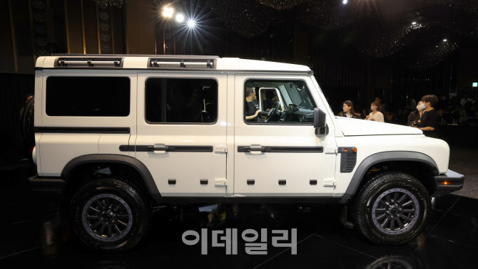 독특한 '이네오스 그레나디어’의 옆라인                                                                                                                                                       