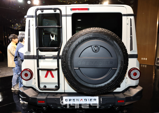 '이네오스 그레나디어’의 뒷모습                                                                                                                                                              