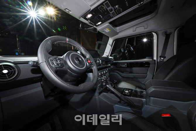 '이네오스 그레나디어’의 운전석                                                                                                                                                              