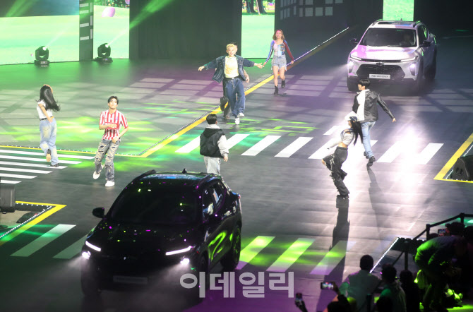  춤추는 신차발표회                                                                                                                                                                                