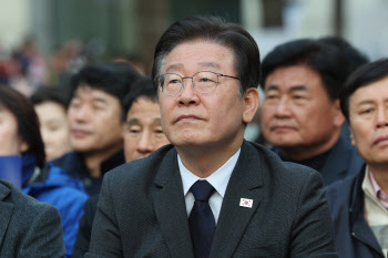 이재명 "대통령이 일본 가서 '퍼주기'만 일관"…尹 비판 발언