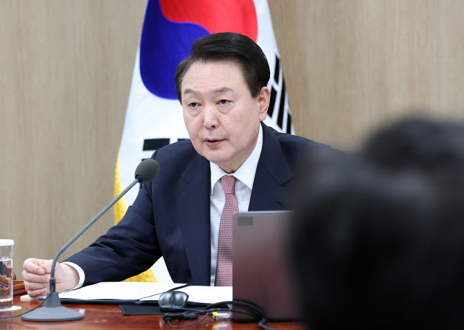 尹대통령 “양곡관리법, 긴밀한 당정협의로 의견 모아달라”(상보)