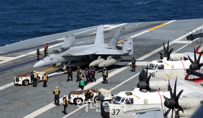 美 핵추진 항공모함 '니미츠'                                                                                                                                                             