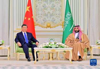 시진핑, 빈살만과 통화…"中·사우디 관계 역사상 최고점"
