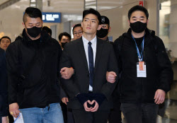 전두환 손자, 이르면 오늘 광주行…5.18묘지 참배하고 사과할까?