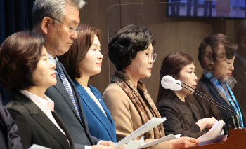 野, 연이어 정부 저출산대책 비판…"인구위기에 대한 고민 없어"(종합)