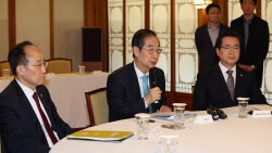 [포토]발언하는 한덕수 국무총리                                                                                                                                                                          