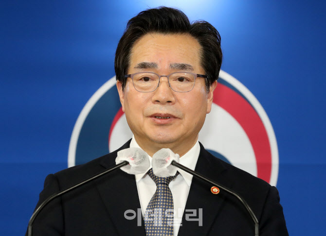 취재진 질의에 답하는 정황근 농림축산식품부 장관                                                                                                                                                   
