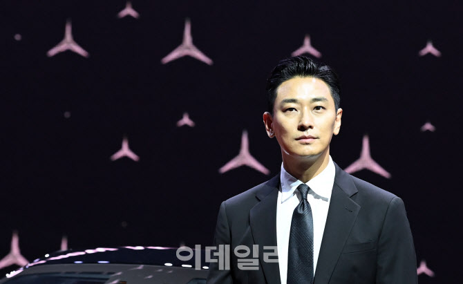 벤츠 부스 찾은 주지훈                                                                                                                                                                             