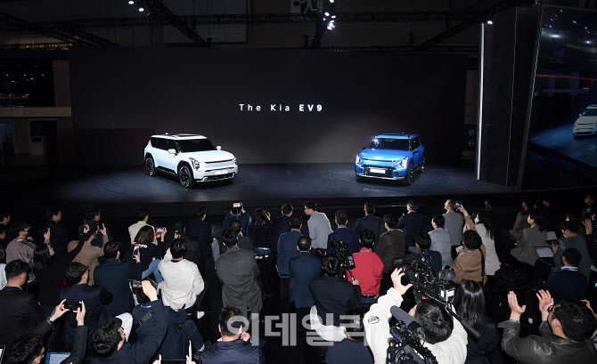 기아차, 플래그십 전기SUV 'EV9' 선보여                                                                                                                                                   