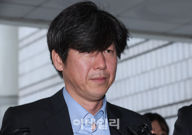  서울중앙지법 입장하는 남욱 변호사                                                                                                                                                                