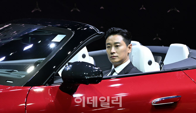 주지훈, SL 63 4MATIC+와 함께                                                                                                                                                                      