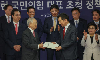 “임금체계 개편·근로시간 유연화로 경직된 노동시장 바꿔야”