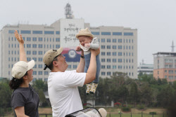 [포토]용산어린이정원 가족 나들이                                                                                                                                                                        