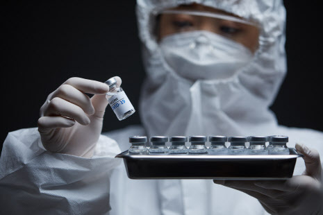 산업부, ‘860억 투자유치’ 37개 소부장 기업에 812억 R&amp;D 연계 지원 - 뉴스 썸네일 이미지