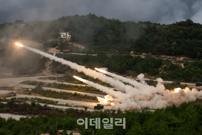 軍 화력격멸훈련, 8년만에 역대급 실시…'힘에 의한 평화' 현시                                                                                                                                   