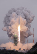 누리호 '진짜 위성' 궤도 분리 성공···우주산업 '문' 열었다