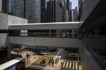 홍콩, 외국 기업 떠나 텅빈 사무실 中기업이 채운다