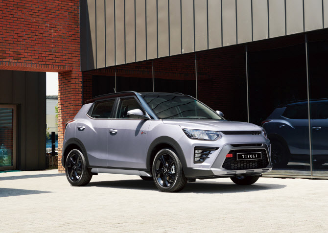 소형 SUV ‘더 뉴 티볼리’ 숨막히는 자태                                                                                                                                                           