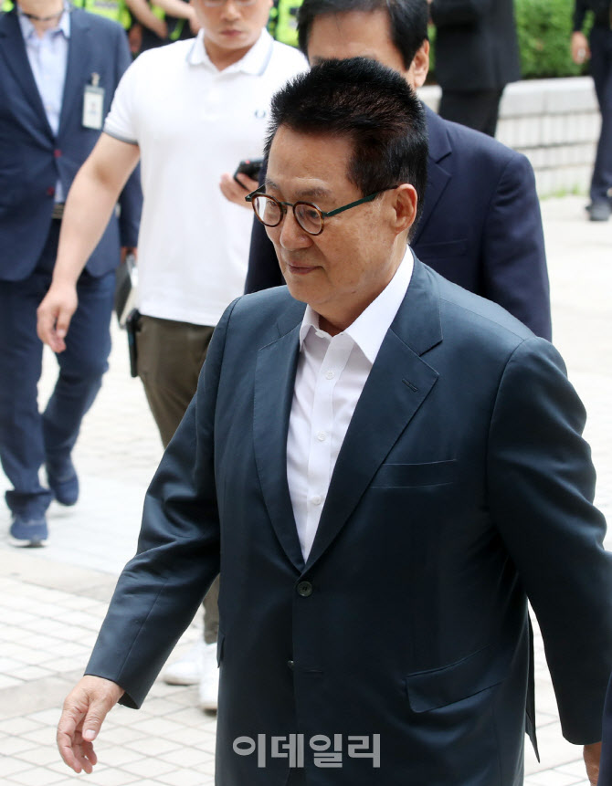  박지원 전 국정원장, 서해피격 관련 재판 출석                                                                                                                                                      