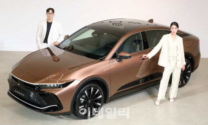 진화의 진화를 거듭한 도요타 플래그십 모델 ‘크라운’                                                                                                                                              