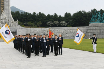 서울현충원, 국방부서 보훈부 이관…12개 국립묘지 통합 관리·운영