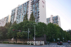 압구정 미성 28억·잠원동 신반포 24억[경매브리핑]