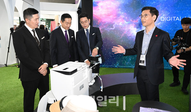 신세계 유니버스 페스티벌, 지마켓 전시 체험관 방문                                                                                                                                                 