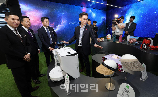 신세계 계열사 대표들, 전시 체험관 방문                                                                                                                                                            