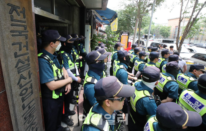 민주노총 건설노조 사무실, 경찰의 압수수색                                                                                                                                                         