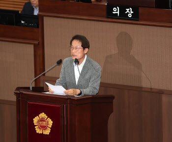 조희연 “자사고 존치, ‘사교육 경감’ 대책과 모순”