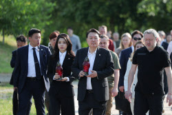 尹 우크라 방문 ‘막전막후’…리투아니아·폴란드 순방 막판 결심