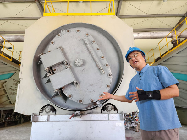 “폐어망으로 나프타 생산”…롯데케미칼-웨이스트엔솔 ‘친환경 동반... - 뉴스 썸네일 이미지