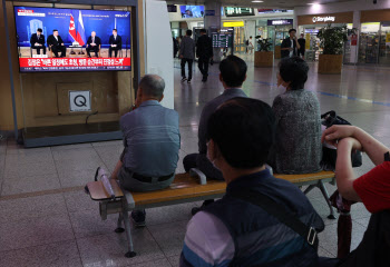 김정은, 북러 정상회담 종료 후 우주기지 떠나