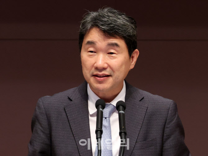 학교안전 대국민 홍보 캠페인 및 선포식에서 인사말하는 이주호 사회부총리                                                                                                                            