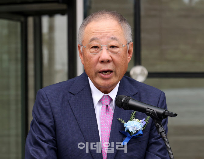 인사말하는 류진 한국경제인협회 회장                                                                                                                                                               