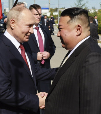 크렘린 "모든 분야서 북한과 관계 강화"