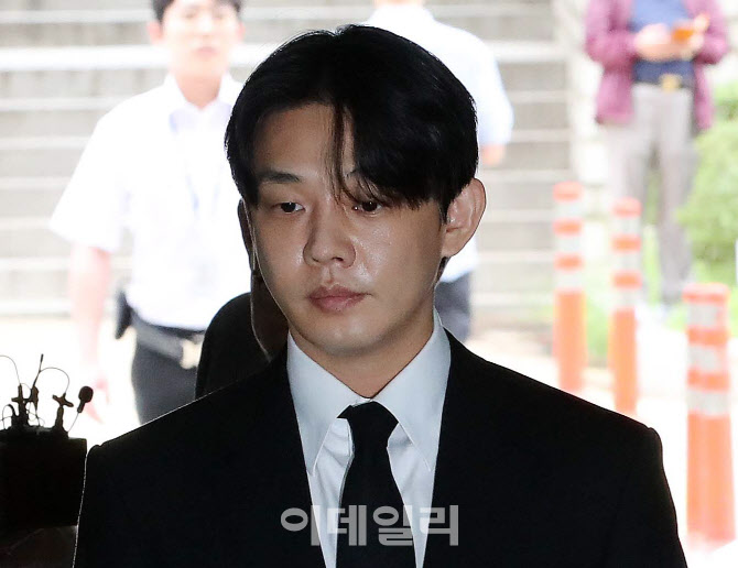 배우 유아인, 또 다시 법정으로                                                                                                                                                                     