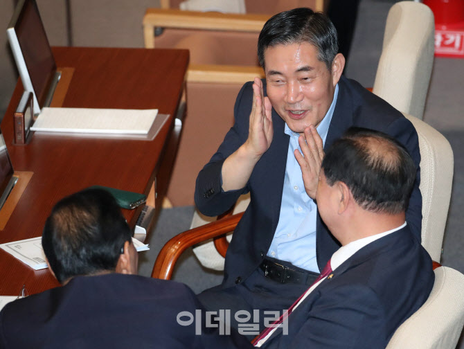 이재명 대표 체포동의안 표결 참석한 신원식 의원                                                                                                                                                    