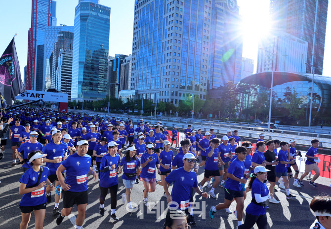 아침햇살 받으며                                                                                                                                                                                   