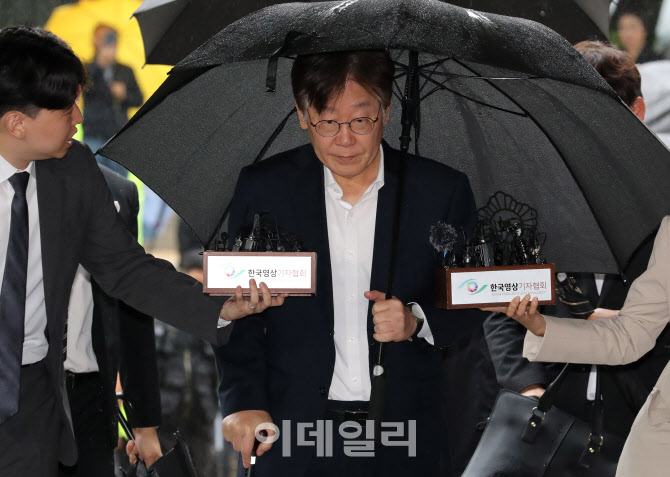 이재명 대표, 구속심사 출석...별도 입장 없이 침묵                                                                                                                                                  