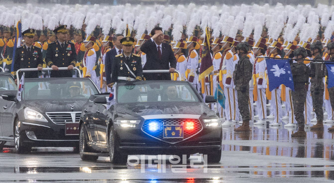 윤석열 대통령, 국군의날 기념식 부대 사열                                                                                                                                                          