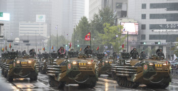 건군 75주년 국군의 날, 시가행진하는 해병대
