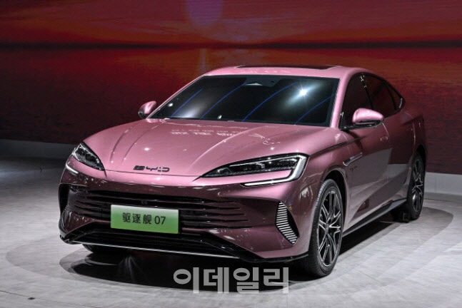 동남아서 테슬라 제치고 전기차 점유율 1위 한 '이 업체'