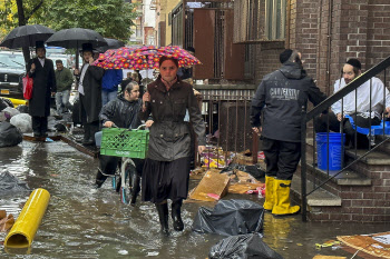 뉴욕 주지사 "폭우? 기후변화에 따른 새로운 현실...받아들여야"