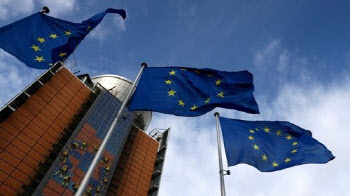 EU, 탄소세 도입 위한 전환기 최초 돌입..."배출량 보고 필수"